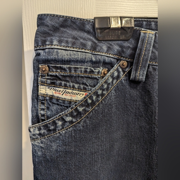 💙 DIESEL 💙 Men's Dark Blue Straight Leg Jeans - Picture 3 of 7